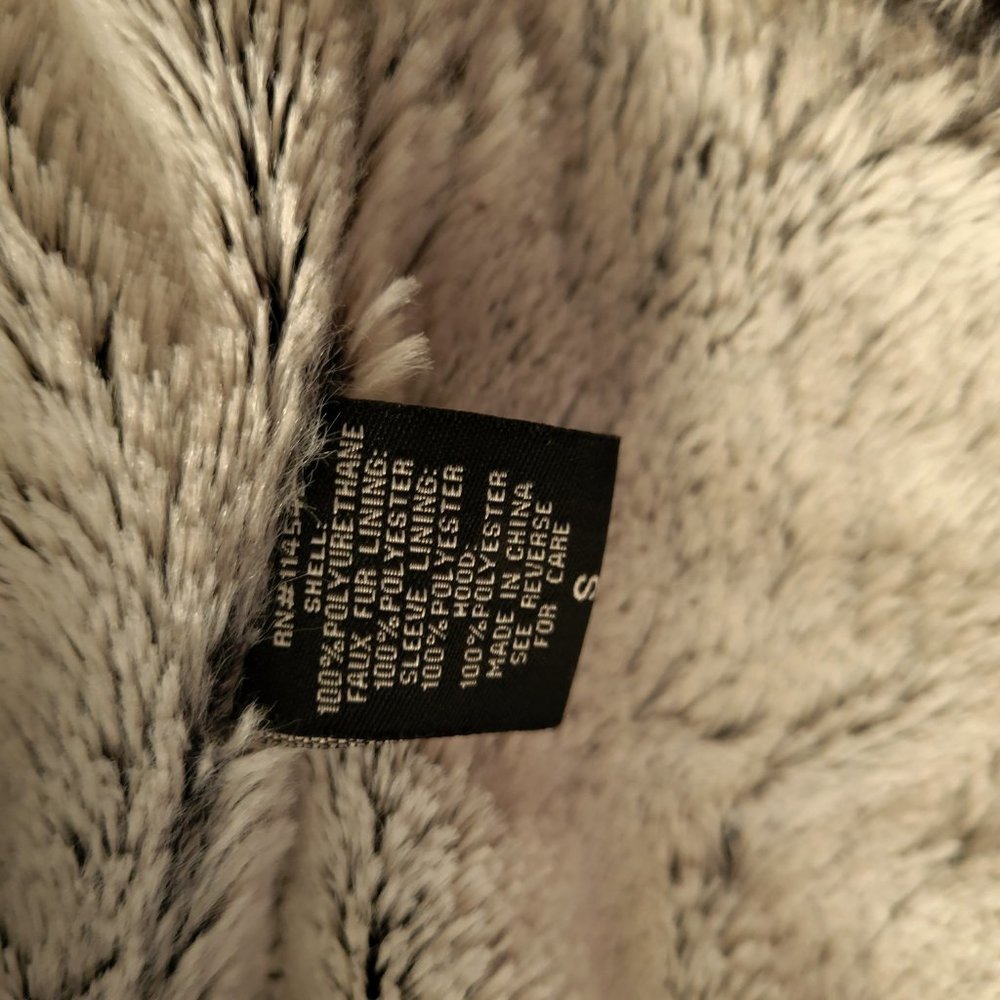JPUJOU Leather jacket w hood and fur lining - faux Small - Picture 5 of 5